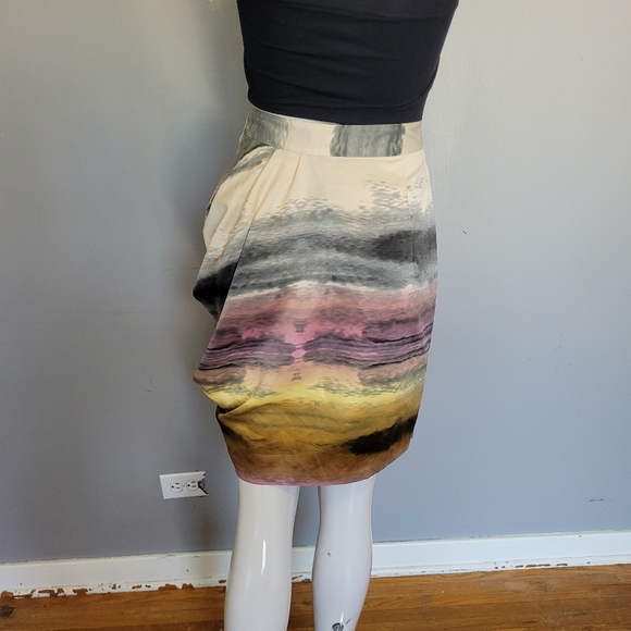 Snob Asymmetrical Watercolor Print Skirt, BNWT, Size 6 - Picture 3 of 7